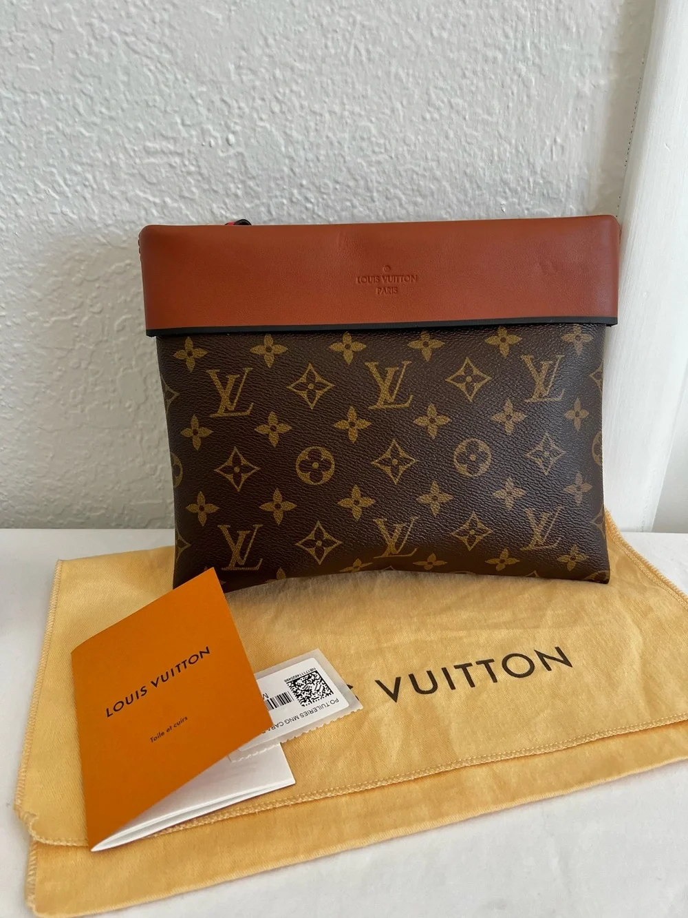 Louis Vuitton Tuileries Pochette Bag